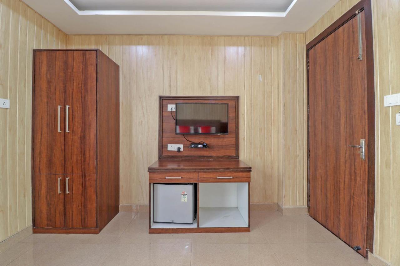 Capital O 76444 Hotel Hill-Top Inn Narendra Nagar Bagian luar foto